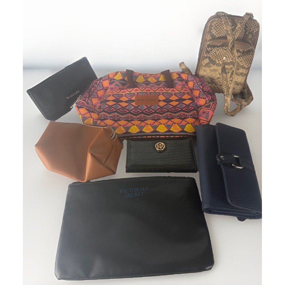 7-PC WOMEN'S ACCESSORY BUNDLE: BALORAY LUNCH TOTE, DESIGNER COSMETIC BAGS & WALL